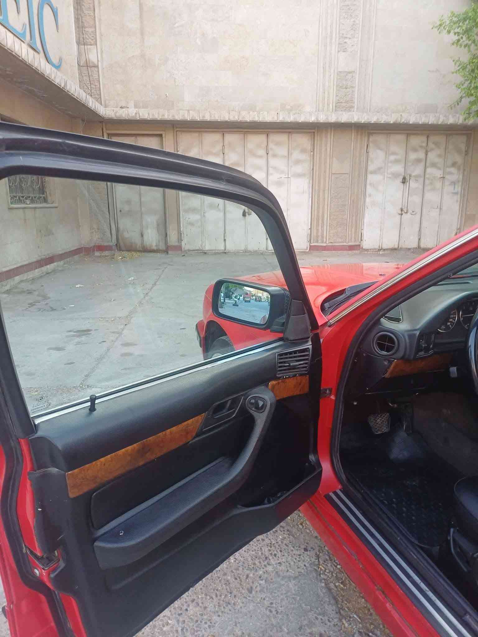 سلام عليكم ورحمة الله وبركاته 
حبايبي الغوالي بي ام 525 اصل 
موديل 92 مسكر اصل اصل دبل 
ايرباك دبل جكمجه مري منفصل 
عليه كت كامل اصلي M ويل وتخم 
تاير جديد M غرفته جديده وجاهزه 
سلايت طكتين صاج ملكي خمس بردات 
مكينه كير صدر امامي وخلفي شرط 
جديد تبريد قطعتين ثلج سياره جاهزة 
رقم اربيل جديد هزه جديده سنويه جديده 
تحويل مباشر مسكر عدل سياره جاهزة 
مكاني بغداد الكراده بيع او مراوس حسب 
القناعه الاستفسار اكثر هاذا رقمي 
***********
