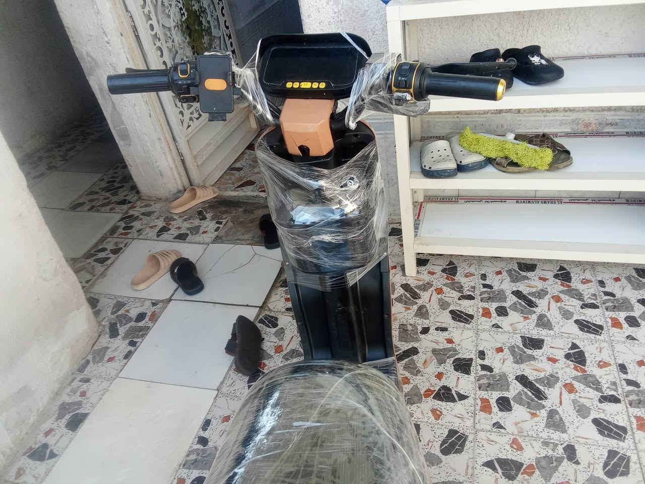 سلام عليكم دراجه شحن للبيع ار 9جديد كسر كرتون دراجه نظيفه وجديده وحلوه بطاريات جداد موديل 26 32 شرط الفحص دراجه كهربائي كلهن شغاله لايتات عالي ناصي بلوتوث شغال دراجه خير من الله شرط فحص جديده كرتون سعر 400 وبيها مجال الرقم ***********
