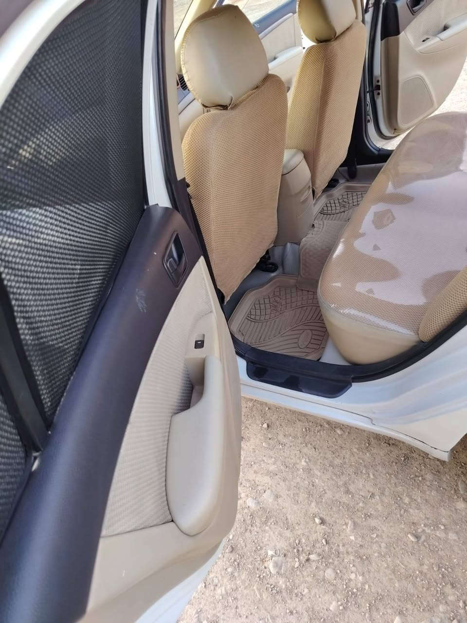سلام عليكم سوناتا خليجي للبيع موديل ١٠ محرك ٢٤٠٠ دوش تخم تاير جديد تبريد شقال مكفوله من ظربه وتبديل  بيه رش صبق قفط سونار موجود مكان سيارة واسط  سعر ١٠٨  وبيه مجال بصيط ***********
