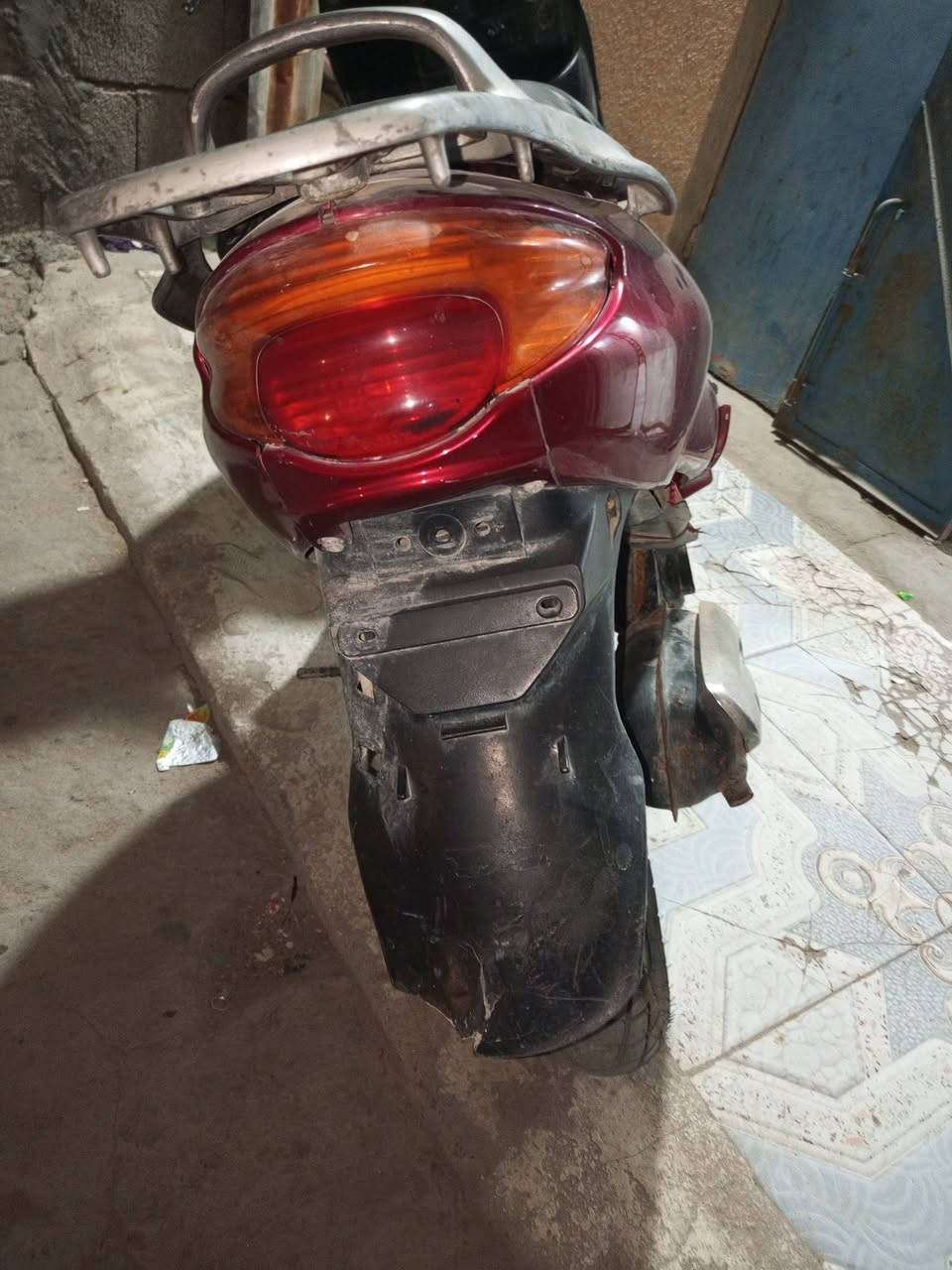 سلام عليكم دراجه للبيع ما نقصه فقط باتري سلف شغاله وكهربائيات كله شغاله هندر واحد وطلع سعره 170قفل مكاني بصره تنومه رقمي ***********
