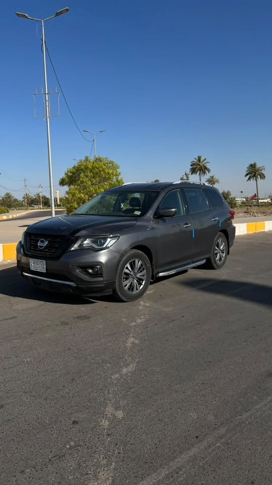 سلام عليكم 
نيسان بايث فايندر ٢٠١٩ فول مواصافات SL مكينة ٣٥٠٠
254 hp
320 N
١- حساسات خلفية + كامرة امامية
٢- كامرات ٣٦٠ درجة 
٣- مري قلاب + نقطة عمياء + تسخين ضباب 
٤- اضواء ترحيب خارجية وداخلية 
٥- تحكم ستيرن + تدفئة ستيرن 
٦- ثلاث قطع تبريد 
٧- كشنات كهرباء + تدفئة وتبريد كشنات 
٨- صندوق كهرباء شفط 
‏٩- AWD + two mode (درايم + اكسل ) 

* رقم بغداد باسمي 
* حادث جاملغات امامية وبنيد وجزء من الباب ملاون وشخط بالبيبان موضح بالصور 
* السيارة مجفتة المكينة بالجديد ابيع بيهة مكينة
* السعر :- 145 وبيهة مجال 
* تحويل ثاني يوم 
* للاستفسار واتساب او اتصال ***********
