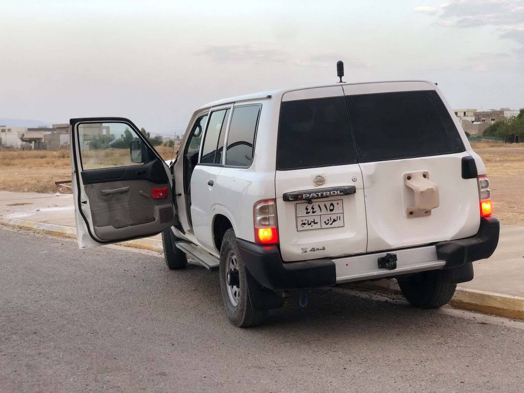پاتڕۆڵ بۆفرۆشتن 2002ناوسپی
تەبریت ساردووگەرم بەشەرت لەسەرسویچ
کامێراوشاشە 180پلەبەدەورخۆیادەسوڕێ
تەقەووڕەقەی نیە ژێری تووندووتۆڵە
سەیارەکەی دووسێ پارچەی بۆیاخە
تایەکانی باشن %50
گێڕوومەکینەوودەبڵ اکسل بەشەرت فیتەر
گشت گیانی بەشەرت 
هەزەی تازەیە 
ناویشی نیەلەحاسیبەی بغداد 
ساحێب سەنەوی مردووە من ،بەعلوج  دەیفرۆشم نرخی 72گڵاوومەجالێ برایانە
***********
شوێن چمچەماڵ  ناحێ شۆڕش شمشمل, السليمانية
