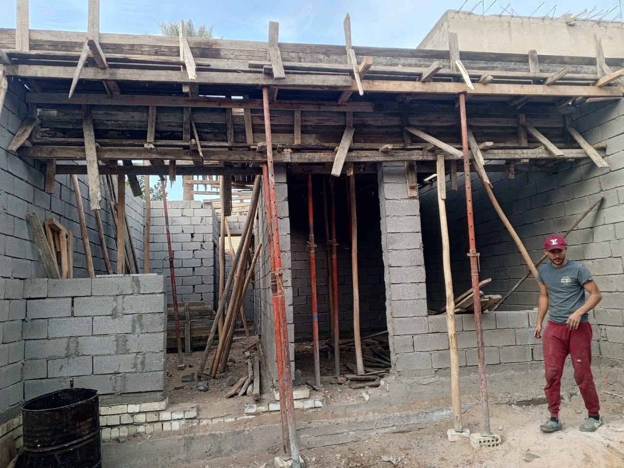 السلام عليكم
يوجد لدينا كادر لعمل وترميم البيوت
بنا تشطيب لكافه اعمال البناء
صب قالب وتسليح للتواصل واتساب *********** او خاص وشغل درجه اولى والتزام بالموعد ومن الله التوفيق
