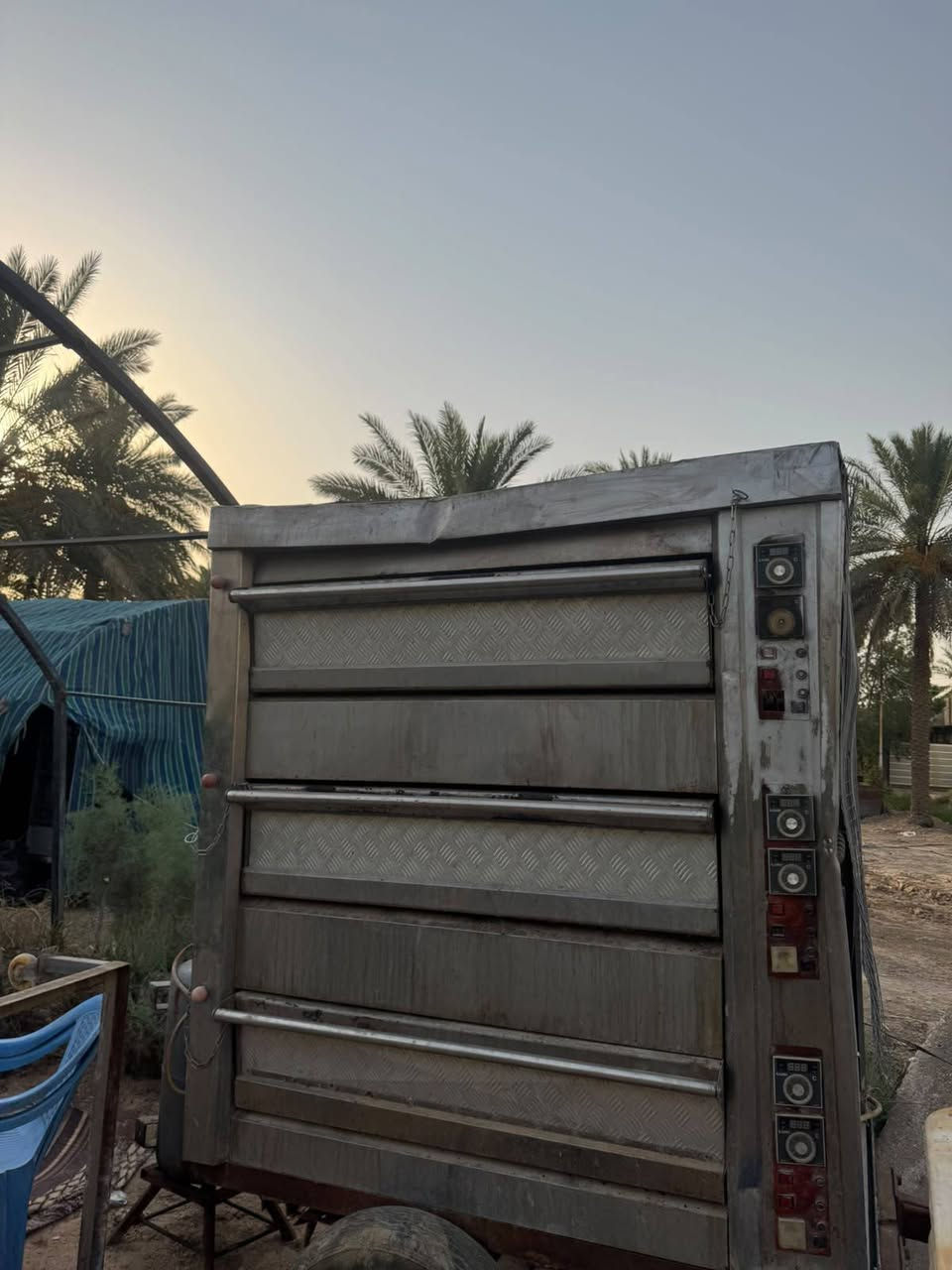للبيع مشعلين فوك مشعلين جوة ب 900 وبي مجال قليل للاتصال ***********
