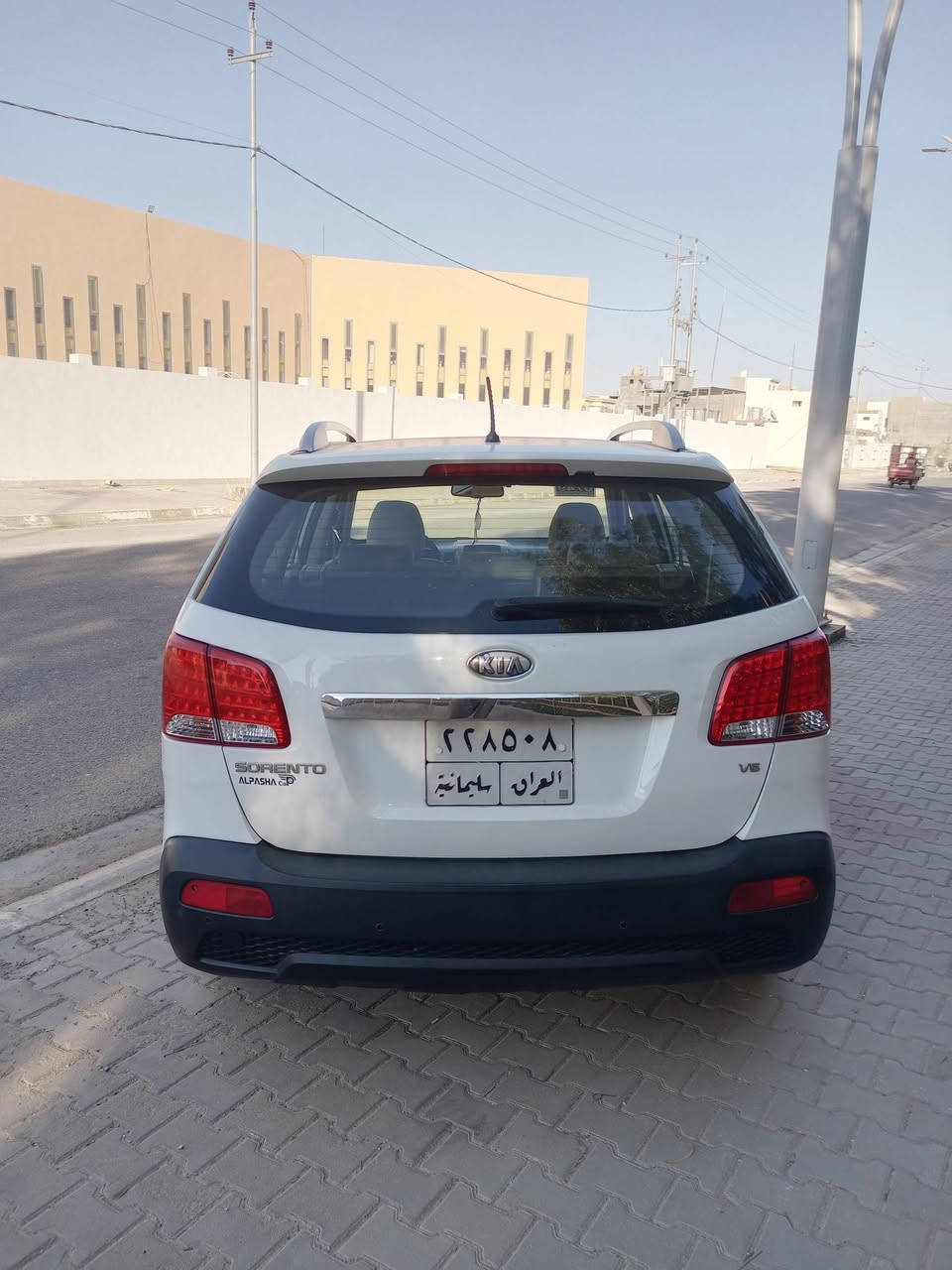 كيا سورنتو 2011 خليجي.
مكفولة كفالة عامة من الصبغ والتبديل.
محرك 3500 مكفول من التبخير والتنقيص.
عدادها 226 الف. 
تبريد ثلج 3 قطع.
سقف بانوراما.
ويل 18.
العنوان الانبار قضاء هيت.
السعر 160$
***********
