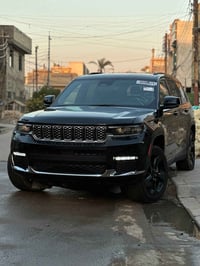 جيب لاريدو ٢٣ ماشيه ٧٧ حادث بنيد فقط بدون دواخل فول مواصفان مناقصهة شي...