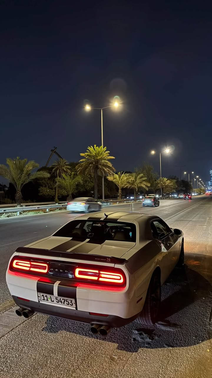 للبيع: دودج تشالنجر
Dodge Challenger SRT Scatpack 2022 🇺🇸
🚘 استيراد شخصي من أمريكا | رقم الشاصي: 2C3CDZFJXNH247197
📍 الموقع: بغداد – زيونة 
📞 للتواصل: *********** 
| استيراد شخصي 🇺🇸

🔢 رقم الشاصي: 2C3CDZFJXNH247197

⸻

✅ المواصفات العامة:
• محرك 6.4L V8 HEMI – 485 حصان
• كير أوتوماتيك 8 نمر
• دفع خلفي RWD
• ماشيه 21000 ميل 
• اللون الخارجي: أبيض White Knuckle
• الداخلية: جلد أسود + شعارات Scatpack + كاربون فايبر
• ستيرن كاربون فايبر
• داخلية كاملة كاربون باكج
• إكزوز وكاله تبات خارجيه كورسا اصلي   (صوت مرتب )

⸻

💎 الإضافات والمميزات:
• شاشة 8.4 إنش Uconnect
• نافيگيشين – GPS
• Apple CarPlay / Android Auto
• نظام صوت Alpine فاخر (9 سماعات + سبووفر + 506 واط)
• تشغيل بصمة + تشغيل عن بعد
• مقاعد Alcantara/Nappa – تبريد وتسخين
• مقاعد كهرباء مع Memory
• كاميرا رجوع + حساسات خلفية
• Blind Spot + Cross Path
• Launch Control + Drive Modes + Line Lock
• إكزوز مزدوج Active
• شفة أمامية SRT
• جنوط 20” أصلية Granite
• فرامل Brembo أصلية (6 بستم أمامي / 4 بستم خلفي)
• شعارات وخطوط Scatpack أصلية
• ستيرن كهربائي متحرك

⸻

🛠️ الحالة:
• استعمال شخصي
• ماشية فقط 21.000 ميل
• تم عمل صيانة كاملة + تغيير زيت وكالة
• جميع الصيانات بالوكالة
• ضرر جاملغات خلفية جزء بارد وجزء صبغ ومعجون 
• ضرر بسيط بالجنطة  كلشي موضح بالسونار 
وصور الحادث 
• باقي البودي وكالة
• سنوية جديدة
• الكير والمحرك مكفولين
• السيارة ستوك  بدون أي تعديل غير إضافات جمالية (كاربون وغيره)
*****
الاضافات الجديدة
ولف حماوة ستيل ريسنك
برمجة ايكل سيفتي 
بلكات ngk ريسنك جديدة 
تخم تايرات جديد
تم عمل ادامة منظومة احتراق  

⸻

🔐 السيارة نظيفة ومرتبة – جاهزة للاستخدام الفوري
