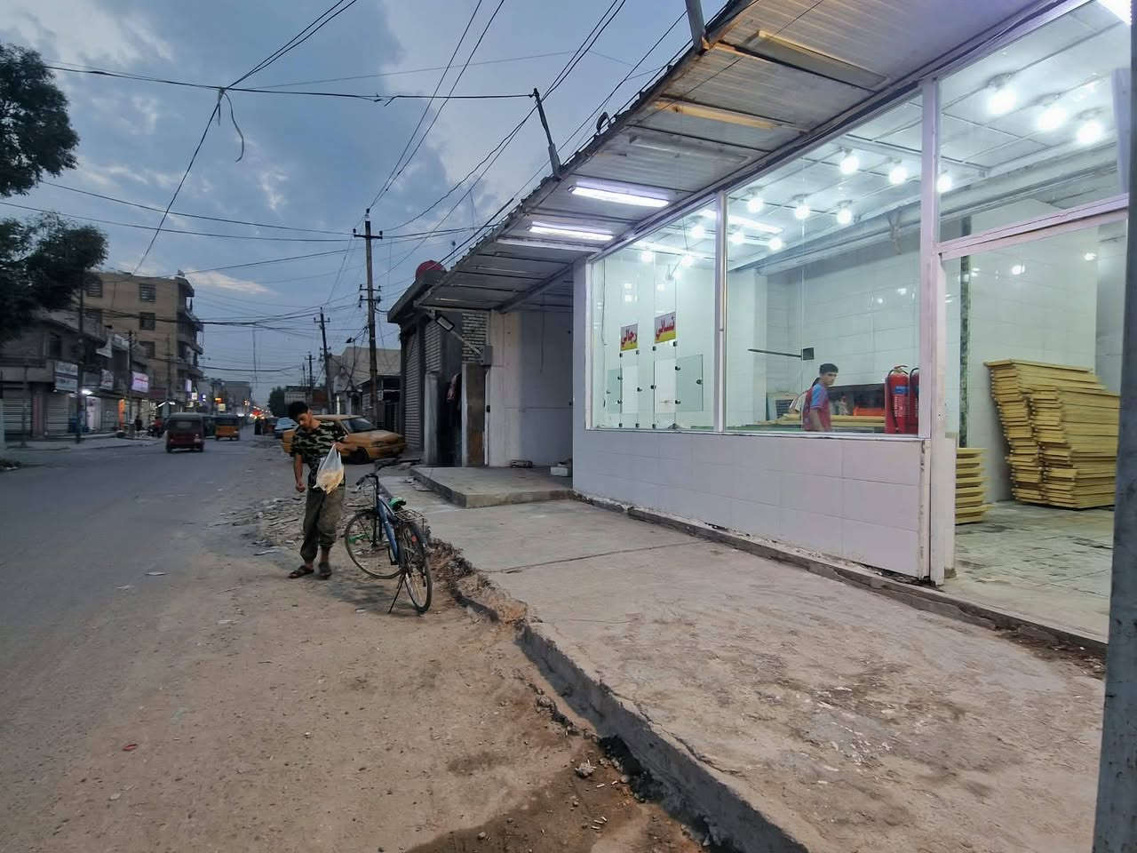 محل للإيجار • مجاور أفران البركة • ١٤م