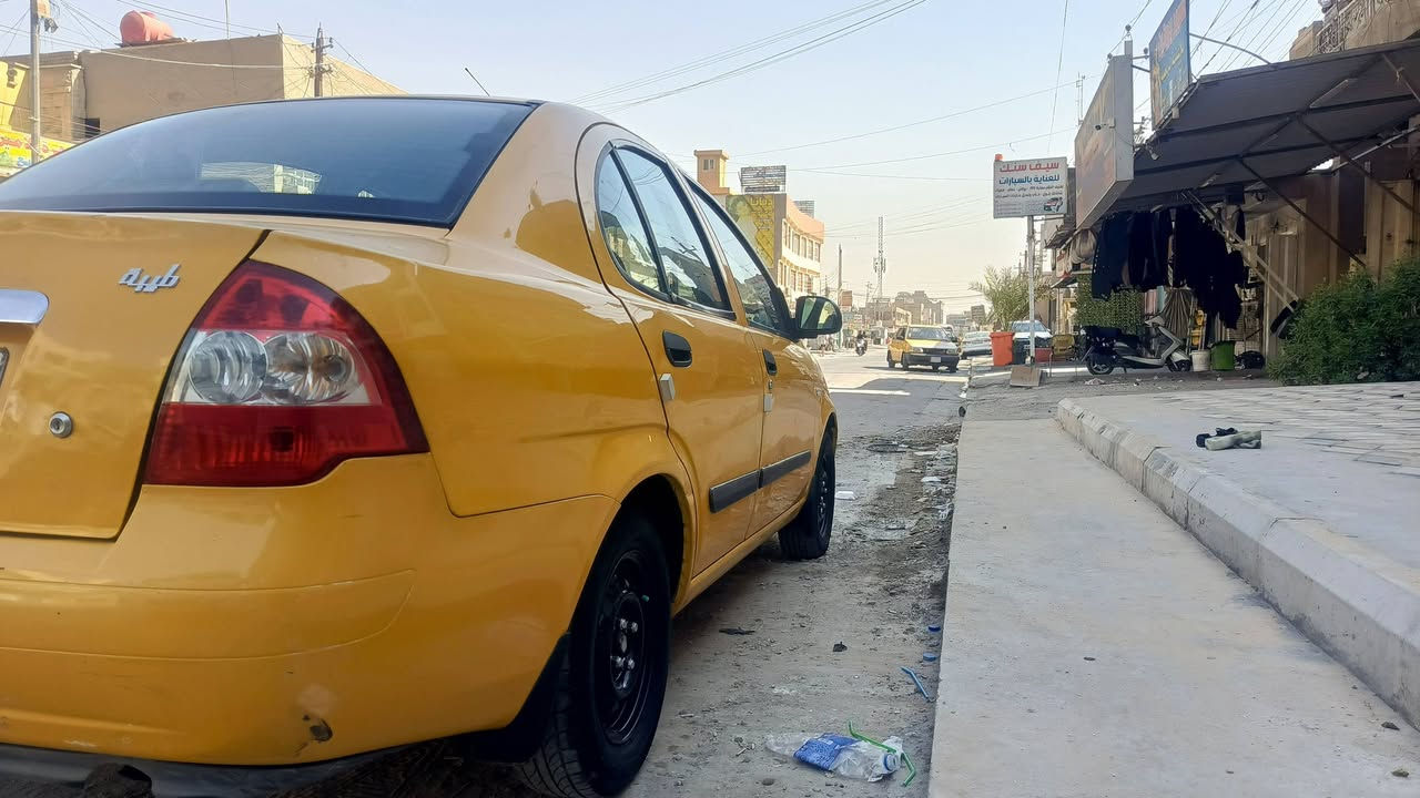 السلام عليكم بيع او مراوس بيجو سمند طيبة كفاله بسمي مصفره هيئةوغرامات بيه خيط تبخير سيارة خير من الله كير اكلج جدد تبريد تدفئه كهربايات كلها كفالة ع البلاد شاشه كاميرا تخم تاير جديد بيها طخه جوه اسم السياره بلصندوك حك اربع اصابع ماشر عليها بلصور العنوان الامين الثانية قرب محطة وقود *********** 
السعر42وبيهامجال
