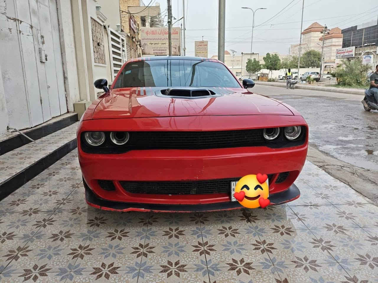 سلام عليكم سياره جالنجر شيكَر 18 اصل 
عليهه برمجه وتفريغ وشوته مفتوحه وكزوز srt ووسطيات slp 
وويل روهانه جديد ما بي اي فطر ولا تصليح
 وبيهه دركه فورجد كاربون فايبر ودواخل كاربون فايبر
 وغرفه حمره كنتاره وجلد 
السياره ماشيه 60 ميل تقريباً بل 95الف السياره بحاله الوكاله جديده لا مبدل بيهه بطل ولا برغي مفتوح بلمكينه عليهه ادامه كامله من منضومه مي ولف حماوه 82 كل ما تدوس تنزل حراراتهه فدشي كلش مرتب 
 ربع دينار مينصرف عليهه كامله مكمله من ناحيه شكل ومن ناحيه اداء 
فئه نادره ومميزه  السياره ضربتهه جاملغ وبنيد وطرف الباب لان راجع عليه الجاملغ من جهه عكس سايق
للاستفسار ***********
مكان السياره العماره ميسان

