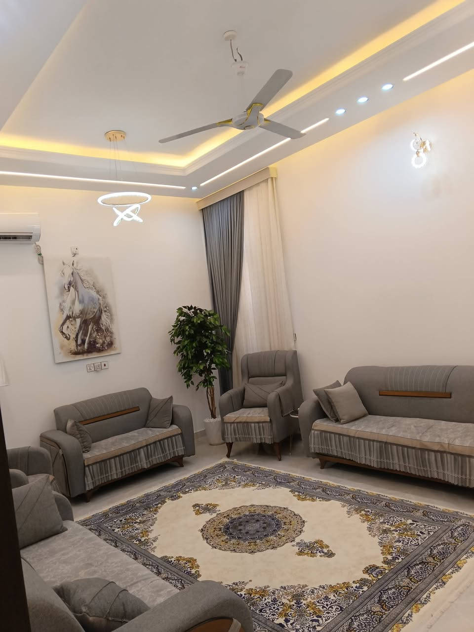 🏡 دار للبيع – فرصة مميزة للسكن

📍 الموقع: الجربوعية الرابعة (5000) – خلف مكتب الناصح مباشرة
🆔 رقم العقار: 5111

✅ حر وغير مطلوب
📐 المساحة: 200 متر²
🏗 سنة البناء: 2026

🔹 طابق واحد جاهز للسكن، ويتكون من:

- غرفتين
- كيلدور
- صالة
- مطبخ حار وبارد
- براني
- صحيات داخلية وخارجية

⭐ بناء درجة أولى بإشراف هندسي مع تشطيبات ممتازة وجودة عالية.

📞 للاستفسار والاتصال:
📱 *********** – حجي ستار الظالمي
📱 *********** – محمد ستار

📍 عنوان المكتب: سوق القشلة
🏢 مكتب العدالة للعقارات

