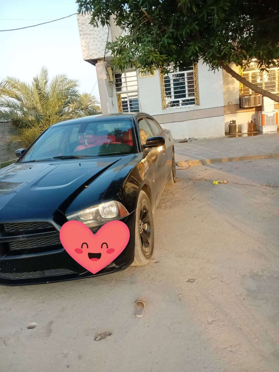 السلام عليكم شباب جارجر 2014 مكينه 3600 سياره جاهزه بيه طخه بالجاملغ شواصي سليمه كله مكان بغداد السعر 120  للاتصال *********** رقم بغداد
