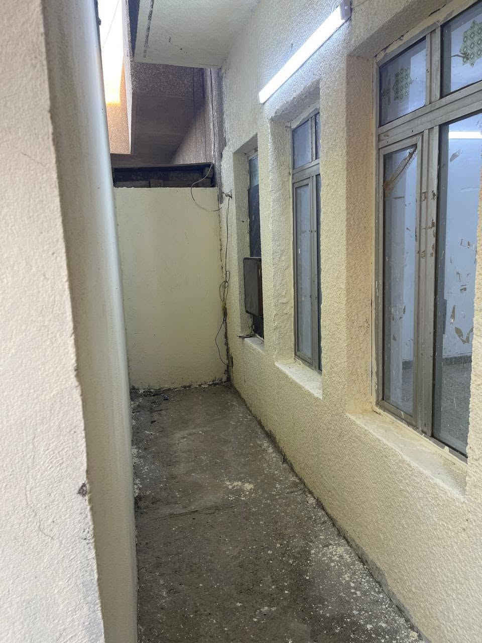 بيت مساحه 132متر
العنوان/ البياع مدينه الذرى مقابل البيع المباشر 
 الكهرباء اربعه وعشرين ساعه بدون انقطاع 
بناء قديم 
تفاصيل 
استقبال+2 غرف نوم + مطبخ + صحيات 

للأستفسار الاتصال ***********

