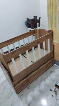 سرير اطفال • ٥ سنين • مستخدم قليل