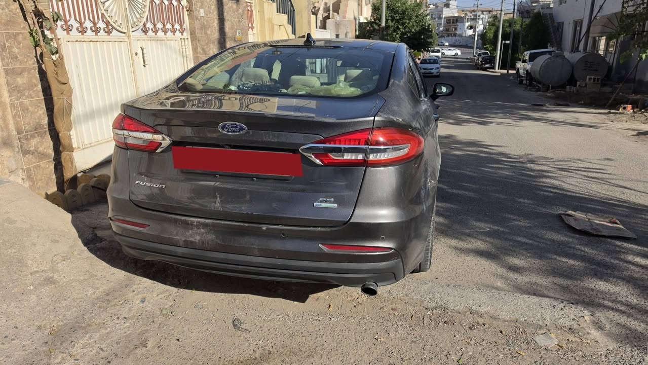 فۆرد فیوژن 2020 مواسەفات SE و سڵاید - سەنەوی و هەززە و بەڕادی نوێیە
فۆرد فیوژن 2020 ئێس ئی
زیاتر لە ٣ ساڵە لای خۆمە و گێڕ و مەکینە و کارەباییاتی بە شەرت - بێ عەیب و نەکراوە
بە ناوی خۆمەوەیە و هەمان ڕۆژ ئەتوانی تەحویلی بکەیت و هەززە و بەڕادیشی تازەیە.

سەنەوی تا 7/2031 تازەیە.

٤ پارچە و نیوی بۆیاخە بێ پێش و پشت (چەمەلەغ و دەرگای سایەق و دواوەی) لەگەڵ چەمەلەغی دواوە هەنێ ساردەکوتی هەیە.

نرخی 107 گەڵا و بە شەرتی فەحسی هەموو شتێک ئەیفرۆشم.
لە سلێمانی و سەیارەکەش ڕەقەم سلێمانییە. 

***********

