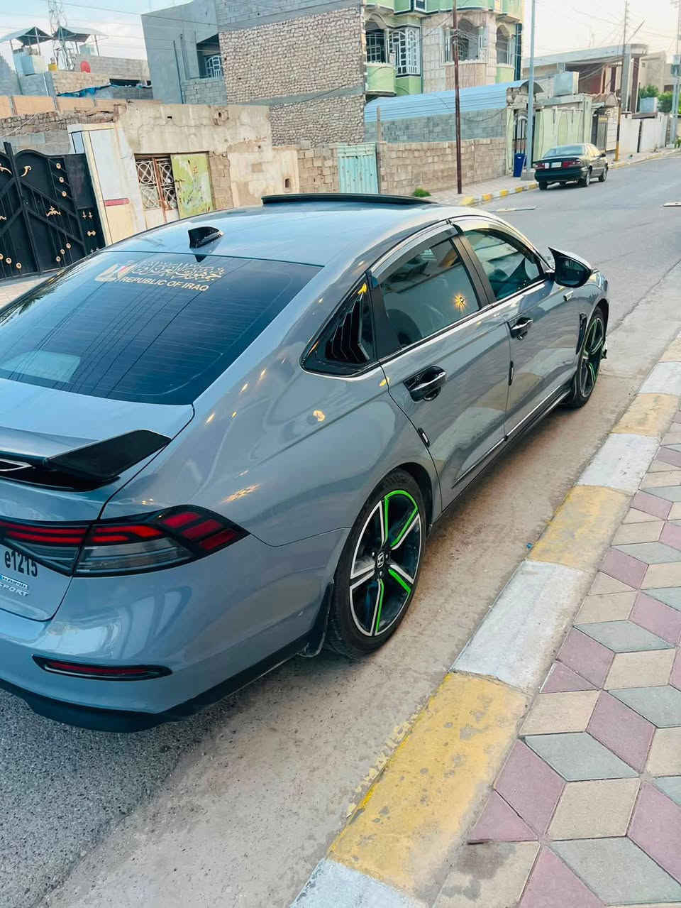 السلام عليكم
هوندا أكورد سبورت ٢٠٢٣
رقم بغداد بأسمي
 بيها قطعتين باب وجاملق خلفي سياره حيل نضيفه وحلوه ربع واحد متخلي عليها سعرها ١٧٥ وبها مجال *********** مكاني الرمادي
