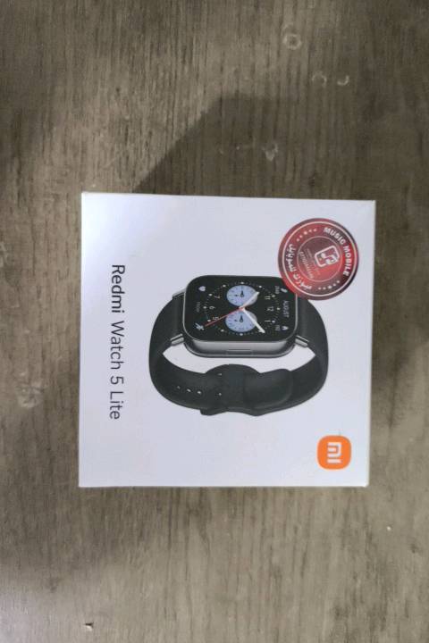 اسم الساعة: Redmi Watch 5 Lite (من شاومي - Xiaomi).
نوع الشاشة: شاشة AMOLED مقاس 1.83 بوصة (شاشة واضحة وحيوية).
المميزات الأساسية: تدعم الاتصال اللاسلكي عبر البلوتوث (إجراء واستقبال المكالمات)، مقاومة للماء بمعيار IP68، وتحتوي على أكثر من 100 وضع رياضي مدمج.
الحالة: مستعملة ليوم واحد فقط، وبحالة "الوكالة" تمامًا (جديدة جداً) مع الكرتونة الأصلية وكافة الملحقات.