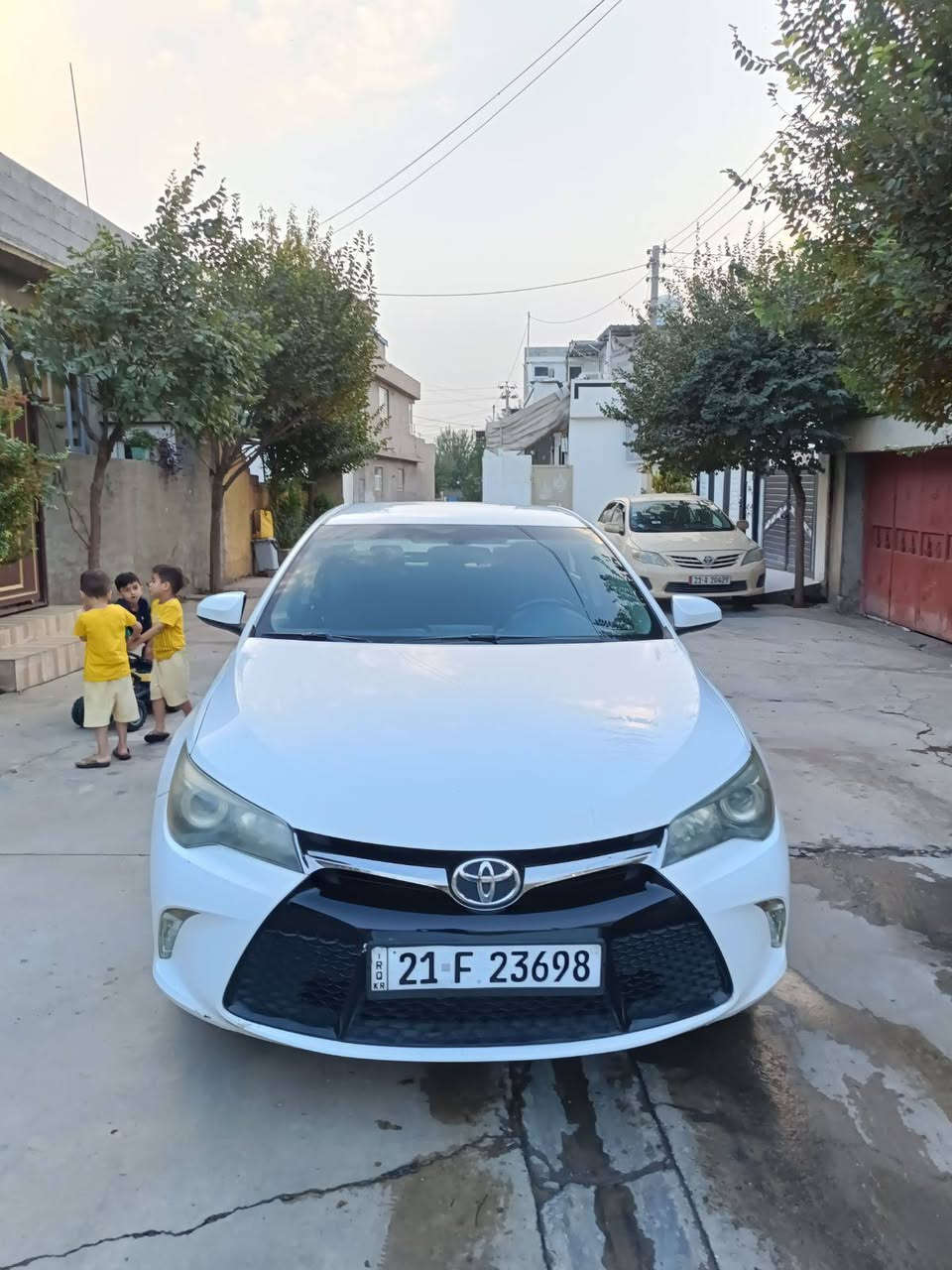 كامري SE • ٢٠١٧ • ابيض نظيف