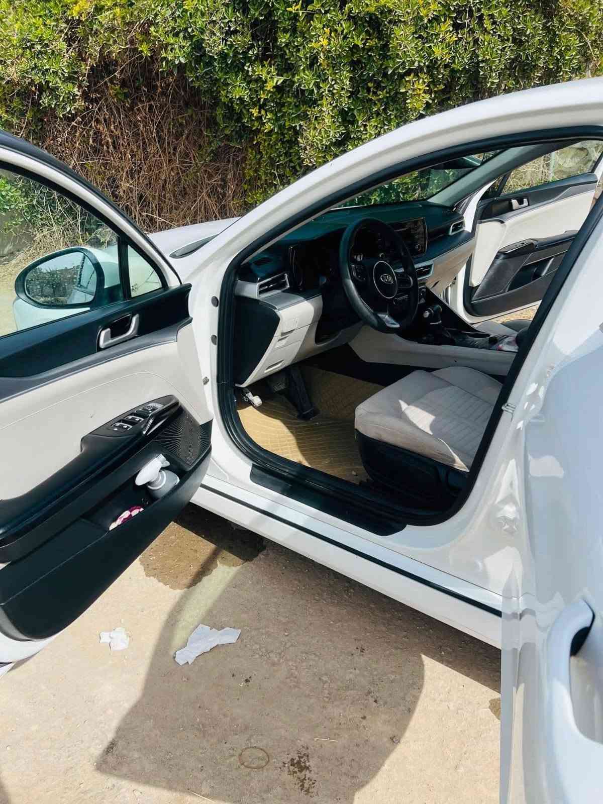 للبيع K5 مديل 2021
اللون : ابيض
وارد : خليجي
محرك : 2000-DOHC
تحكم ستيرن
بارد جاملغ خلفي وكارت جاملغ امامي
الباقي كفاله عامه
السيارة نظيفه وجاهزه
السعر 165 ورقه وبيها مجال
المكان : الديوانية
رقم الهاتف ***********

