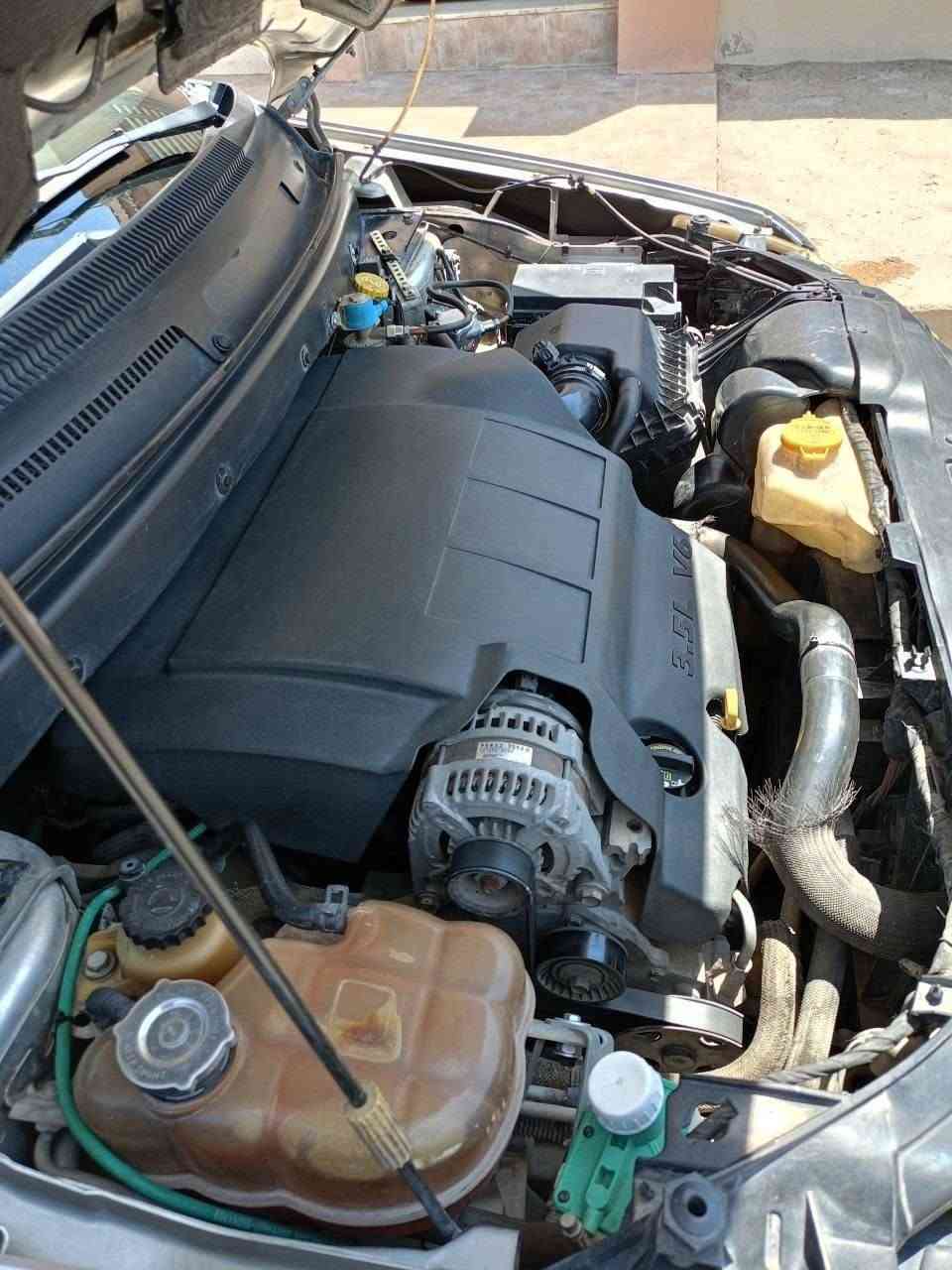 المواصفات
دوج جورني 2010
كلين تايتل مكفولة من الضربات 
محرك 6سلندر 3.5 شركة 
كير بلادي 
طخم تايرات نص جديد 
باتري امارون وكالة جديد 
تبريد وتكييف بلادي 
تعمل على البانزين ومنظومة غاز 
ماشية 199195 ميل
هزة جديدة شهر 6 2027
سنوية بإسم صاحب السيارة الشرعي
رقم عراق دهوك
نظيفة جدا مع وجود خدوش بسيطة في الدعاميات فقط
المكان موصل حي الكندي 
للاستفسار الاتصال على الارقام التاليه 
***********
***********

