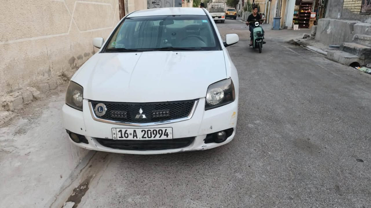 السلام عليكم 
من رخصة الادمن 
للبيع ميسيبوشي كلنت 2010 گير ومكينة وحدادية جديدات تبريد ثلج دوشمة عام السيارة مرشوشة حزام اثر شخوط بدون اي حادث سنوية ورقم جديد السيارة بسمنة تحويل مباشر
العنوان : بغداد /حي النصر 
الرقم :***********
السعر : 75$
