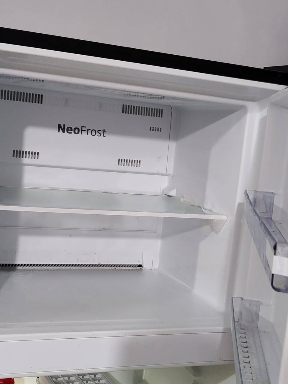 تم تنزيل السعر
تم تنزيل السعر 
للبيع ثلاجة Beko HarvestFresh تركي 🇹🇭
الحجم: 14.5 قدم - 409 لتر

المواصفات:
✅ نظام HarvestFresh يحافظ على الخضار طازجة
✅ تبريد No Frost بدون ثلج
✅ شاشة ديجيتال + Quick Freeze + Quick Cool
✅ الفريز 98 لتر - تجميده قوي جداً "يخبل"
✅ موفرة للطاقة 108W وغاز R600 صديق للبيئة
✅ اللون ستيل غامق انيق

الحالة:
نظيفة جداً جداً استخدام قليل
ما مفتوحة ولا مصلحة نهائياً
الثلاجة شغالة 100% وتبريدها درجة اولى

تم. تنزيل السعر من 550 الى
السعر: 400 الف دينار وبيها مجال للشراي
المكان: واسط - الكوت - الخاجية
للاستفسار: ***********
