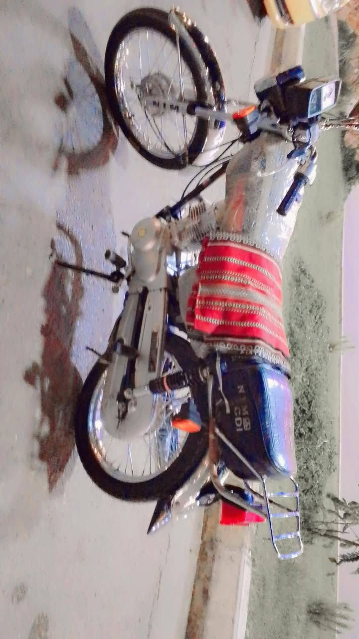 حبايب كلبي دراجه نضيفه ربعه كير مديل ٢٧للبيع سعره 750وبيه مجال بصيط مكاني كربلاء قنطرت السلام رقمي للتواصل ***********متوازي على بيعته
