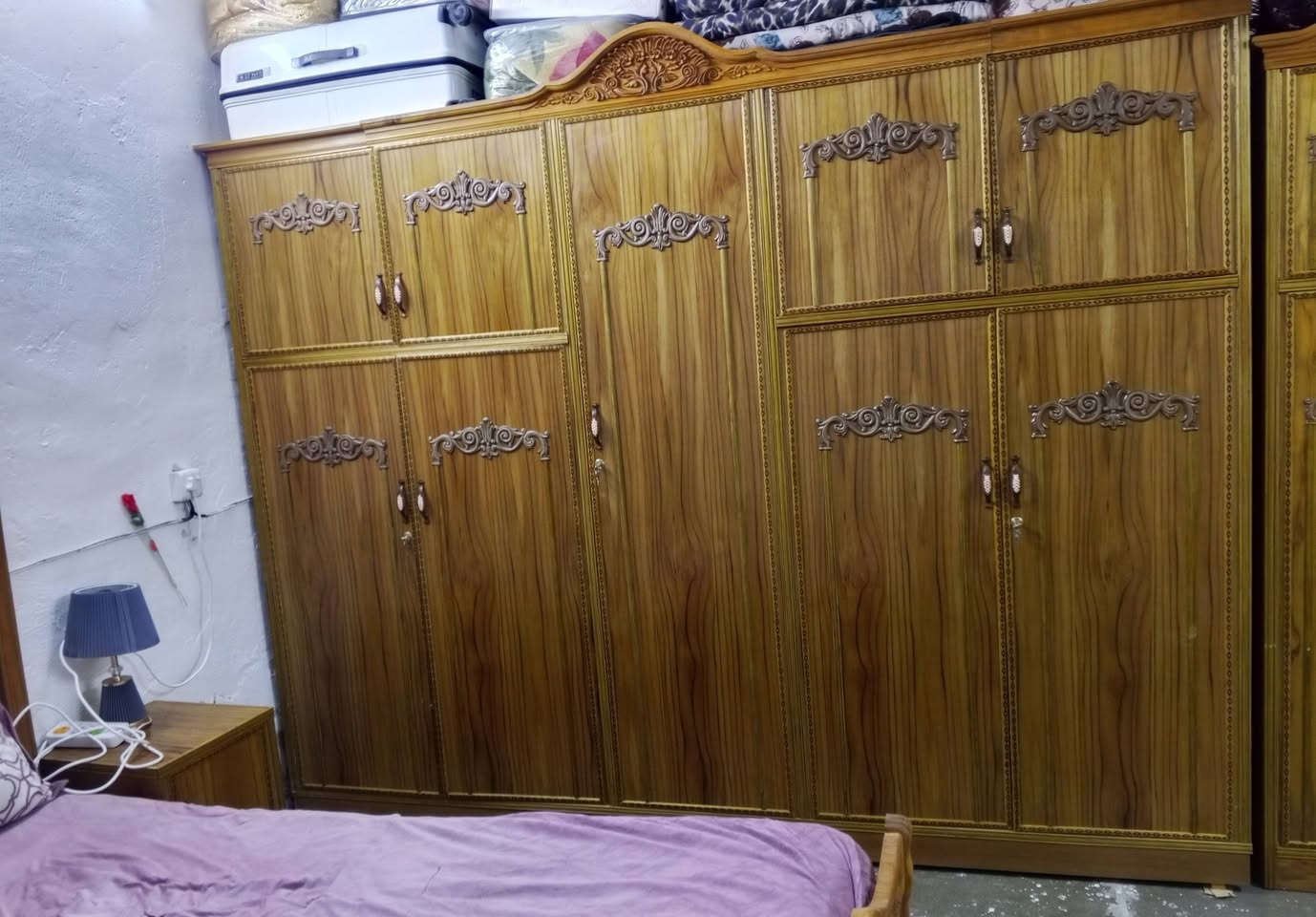 السلام عليكم غرفه صاج تفصال مو سوكي متكونه من 6قطع النضافه 100استخدام شهر واحد فقط متوازي على البيع اخذتها 1650الف نهايتها 1250التواصل واتساب فقط 
الرقم ***********
