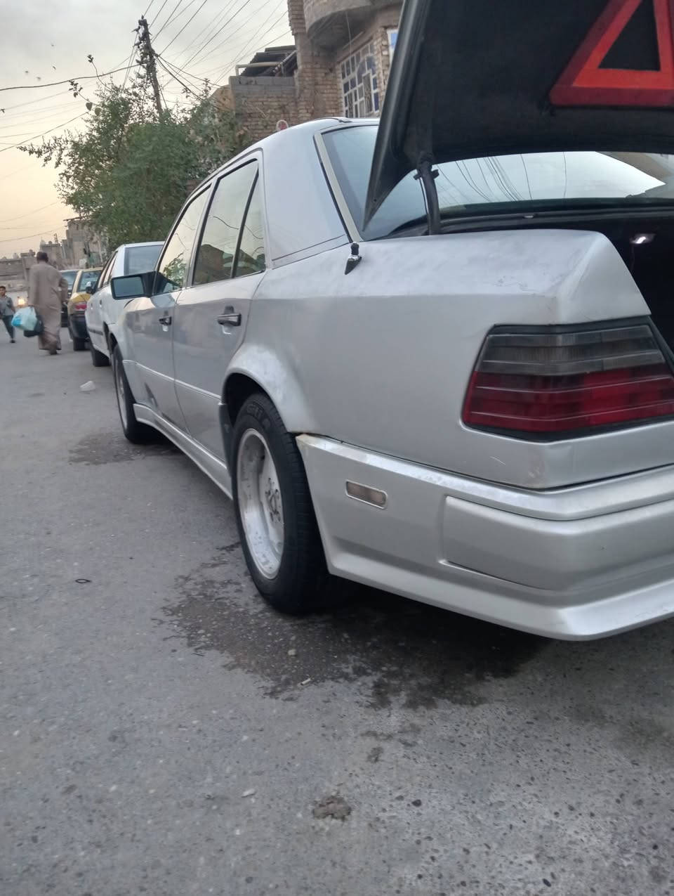 سلام عليكم مارسدس دب 90كير مكينه على بلاد او مكفولات قواعد دبل مكفولات تخم تاير جديد رقم بغداد تحويل مباشر الرقم ***********
