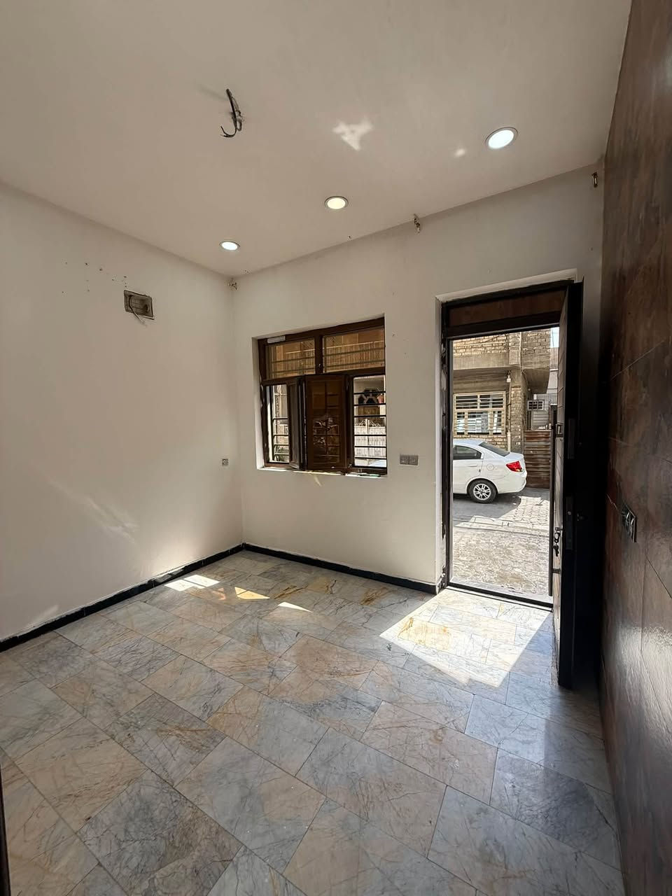 الاعظميه • تمليك • طابق ارضي معزول