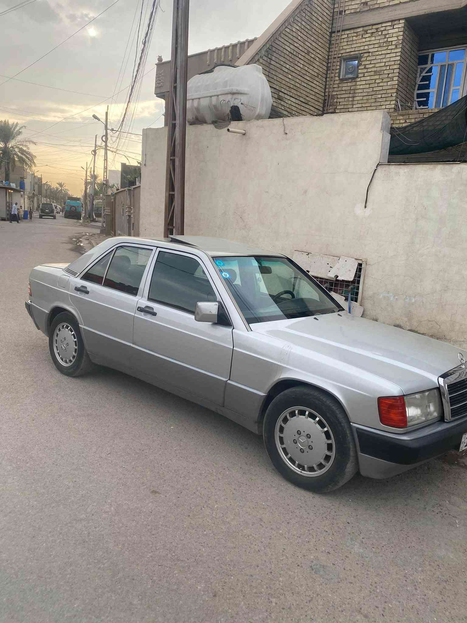 مرسيدس 190 • ١٩٩٢ • وارد ياباني