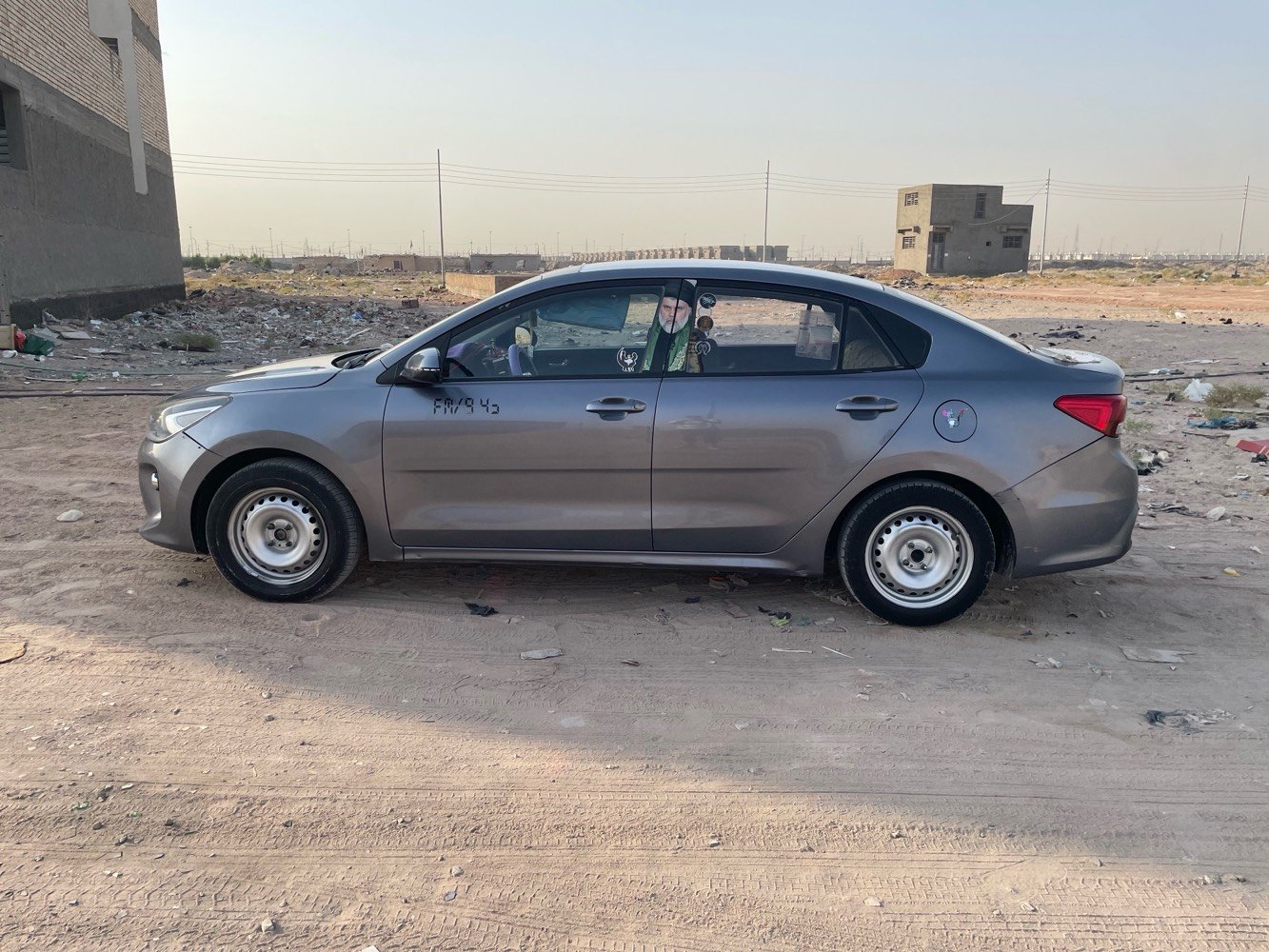سلام عليكم كيا ريو موديل 2019 خليجي بيه ضربه الخلفي ماواصله لحوض مكينه 1400 مستحقه 
ماشيه 29 الف السعر 100 وبيه مجال الرقم *********** بيه واتساب موجود ماسنجر