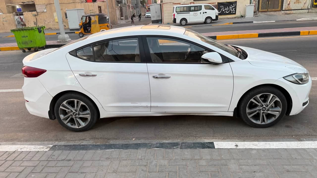 الانترا 2018 خليجي فول 1/1
محرك 2000
بصمة 
حساس 
كامره 
شاشة كبيره 
فتحة 
كير حداده خير من الله 
ماشية 60 الف 
تشغيل عن بعد 
مكاني البصره 
***********
