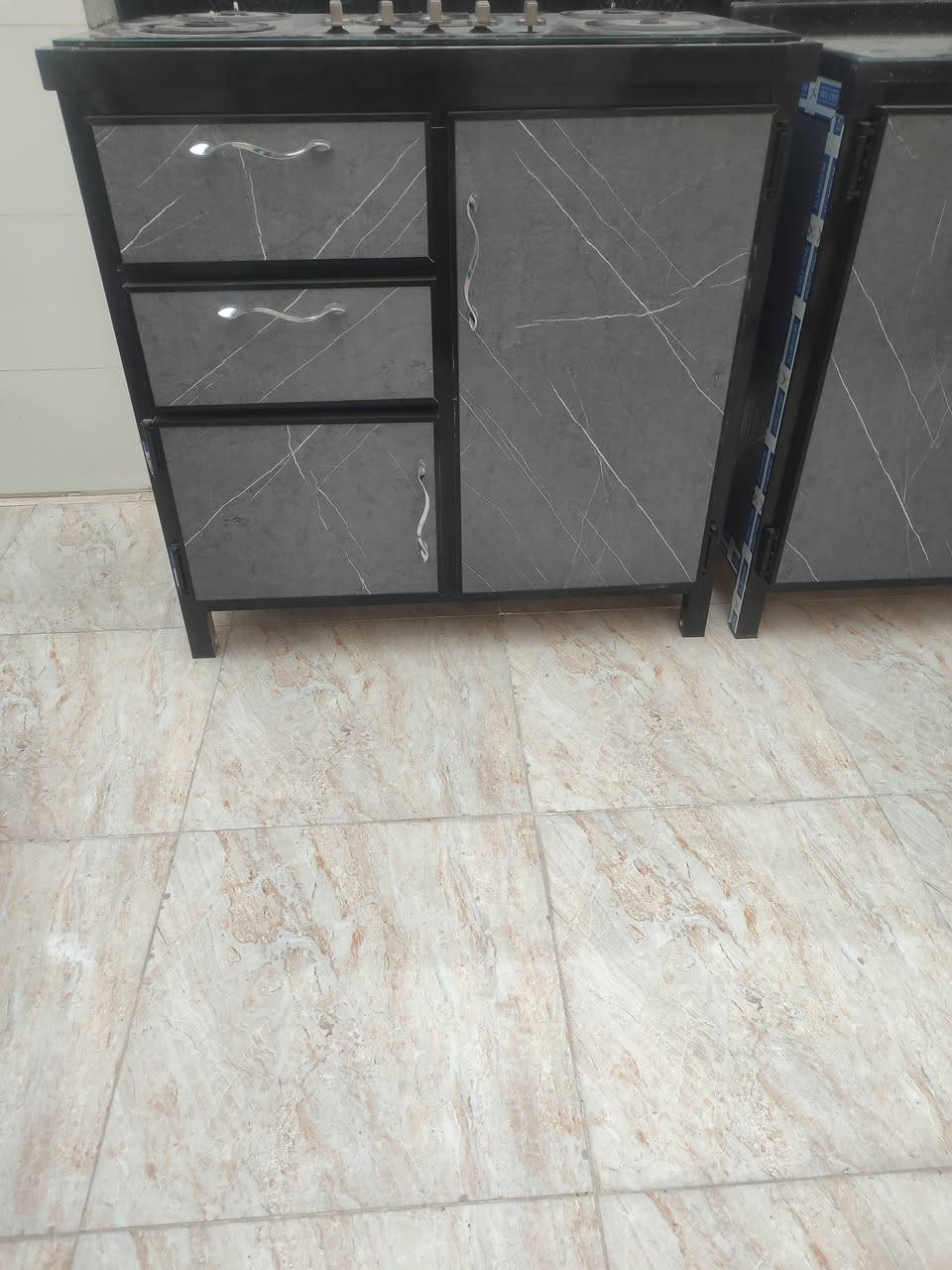 سلام قاعدة طباخ وسنك جديد صار شهر من فصلتى ب ٢٨٠ ابيعا ب ٢٠٠ لتواصل *********** عنوان بينج حصاروك
