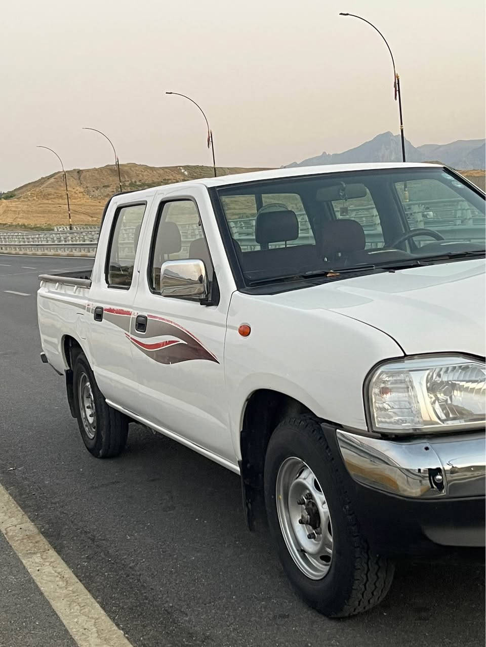پيكاب نيسان٢٠١٢دوبست ساردي هه يه كير مه كينه به شه رت مه كينه ي نه كرايته وه ٢٠٠ هزار رويه سعر ١٣٥ معا مه له *********** أربيل, العراق
