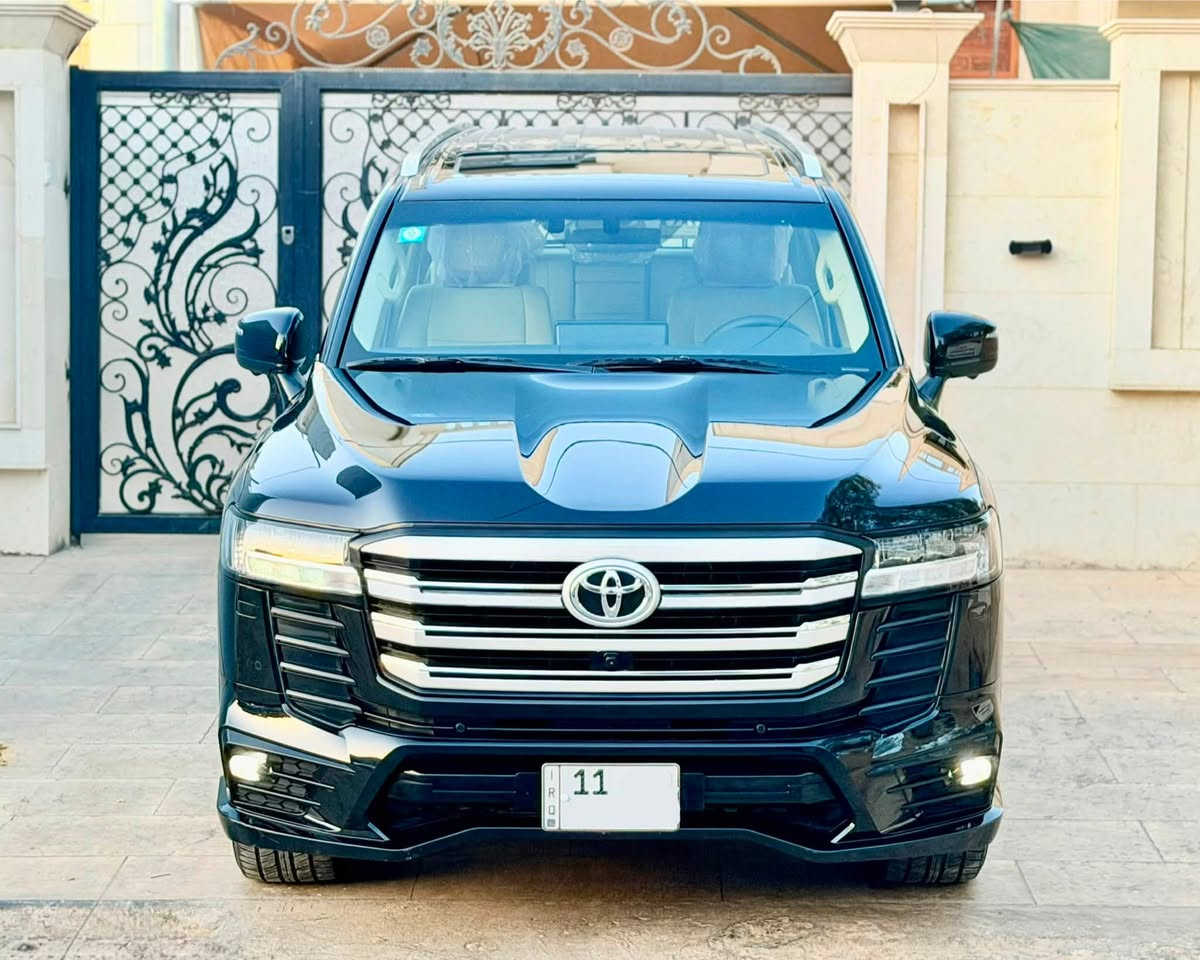 تويتا لاندكروز  GX.R2022 Limetd
‏‎ضمان شركة SAS
٥ كاميرا 
ماشيه  الف 80 كم 
‏‎المواصفات :
- محرك 6 سلندر 
‏‎- فتحة سقف ( سلايد ) 
-٣ شاشات 
- شاشات ترفيه خلفية
‏‎- مقاعد جلد 
‏‎- مقاعد كهربائية 
- مقاعد امامية تبريد 
- ⁠تبريد وتدفئة امامي خلفي 
‏‎- بصمة الابواب 
‏‎- صندوق كهربائي
‏‎- مصابيح LED و زينون
-7 راكب 
-شحن واير ليس 
-حساس امامي خلفي 
‏‎- حجم العجلات 20 inch 
محرك كير بشرط مكفولات
رقم بغداد سيارة بأسمي ثاني يوم تحويل 
مكانك /بغداد زيونة 
رقم ***********
