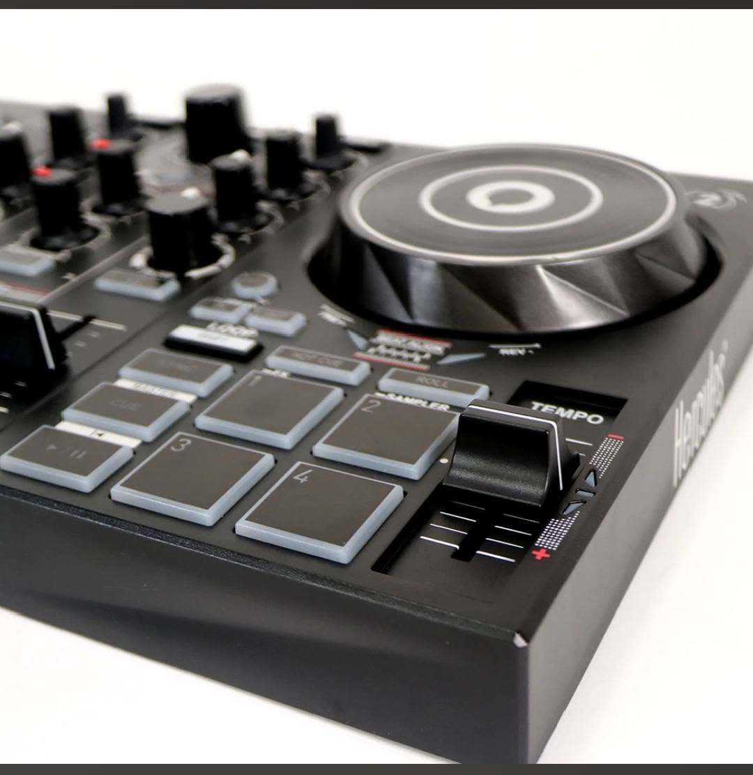 DJCONTROL INPULSE 200
للبيع جهاز ديجي جديد بالكارتون بسعر مناسب تواصل خاص او عبر الواتس ***********
