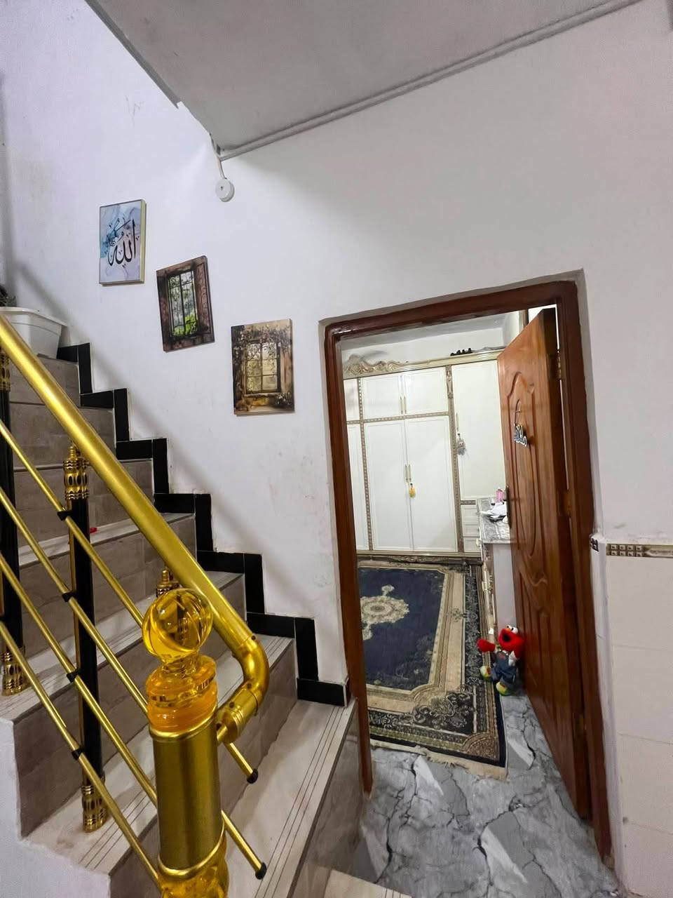 بيت بصالحية قرب قاهر الاسعار شارع التقاعد بفرع الكصاب وسام خلفي مساحه ١٠٠ م مرتب ونظيف جدا بسعر ١١٥  للتواصل ***********
