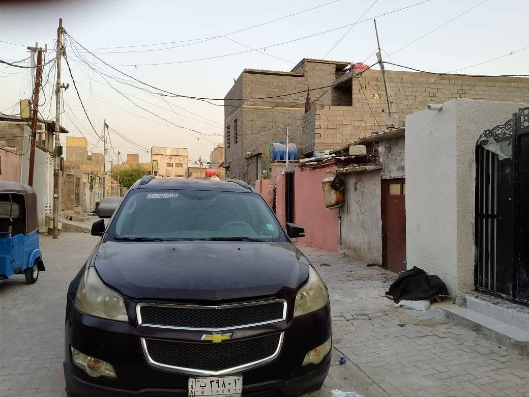 اخوان سلام عليكم سياره للبيع او مراوس شوفر ترافي موديل 10 مكينه كير تغيرات جيد لاه صربه ولاه صبغ لسياره معروفه تت***********
