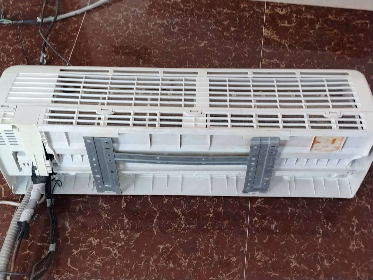 سبلت للبيع طن ونص نضيف مشتغل شي قليل
سعر 250 الف
***********

