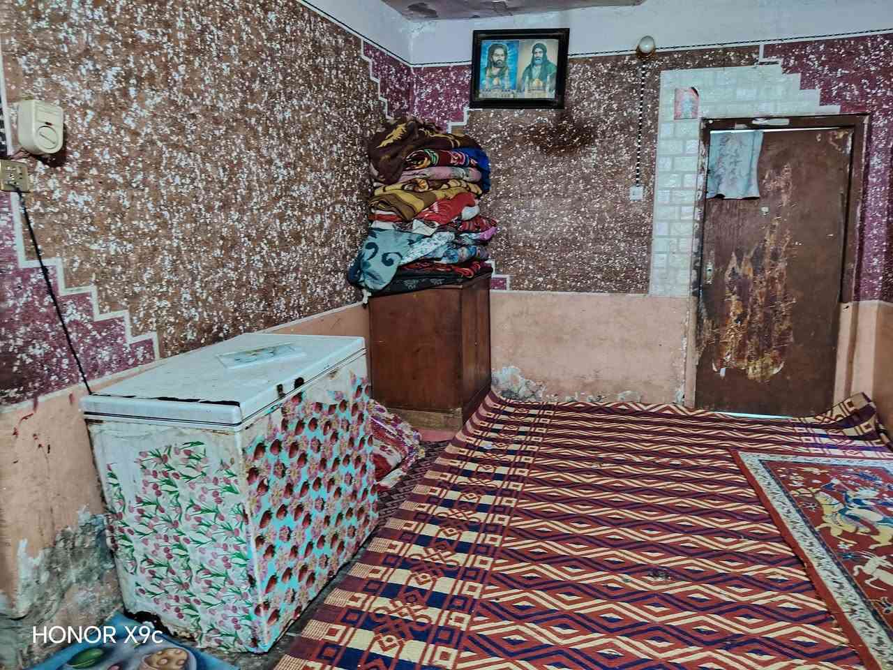 بسم الله الرحمن الرحيم
بيت طابو للبيع/صوب بني ركاب/حي الأمير
قرب جامع شيخ محسن
مساحته بالطابو 144 
بالواقع160
ثلاثة غرف وصالة ومطبخ 
وديوانية وغرفة فوك 
سقف عگادة مثل ماموضح
بناء طابوق (قديم) 
السعر 67 وبي مجال بسيط
للتواصل الاتصال على الأرقام
***********
***********
#هادي_الحجيمي
