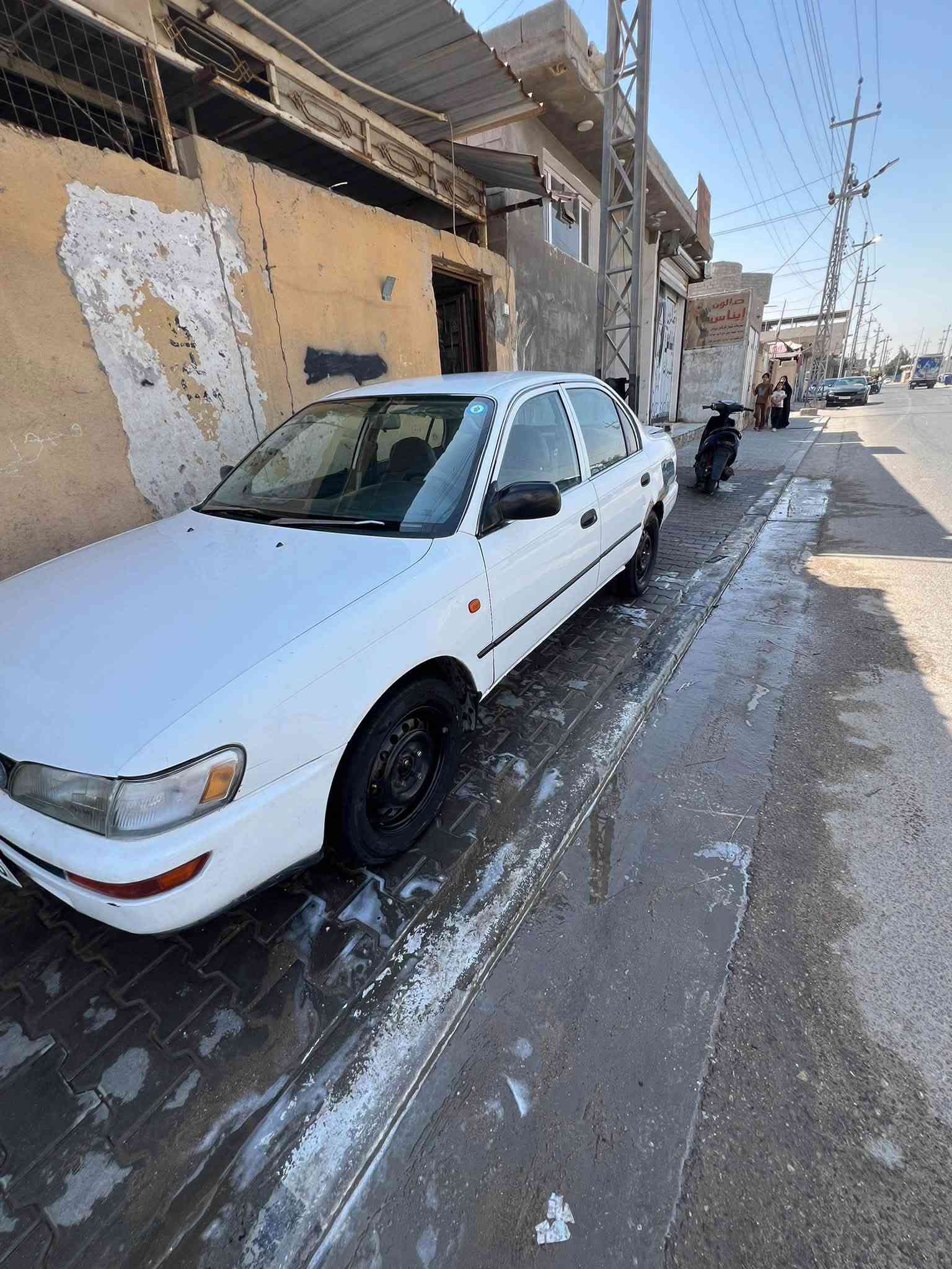 سلام عليكم 
￼ كورولا موديل 1992 
سنويه 2030 تحويل مباشر رقم بغداد 
مثلا ما موضحة بصور سياره بيه رشات مامصبوغ 
كير زين مكينه ناعمه فقط خيط تبخر من القبق 
حداد اماميه 60\100 خلفيه 80/100 
تبريد مابيه داخله حلو 
مكاني ابو الخصيب بهادريه 
السعر 45 
***********
