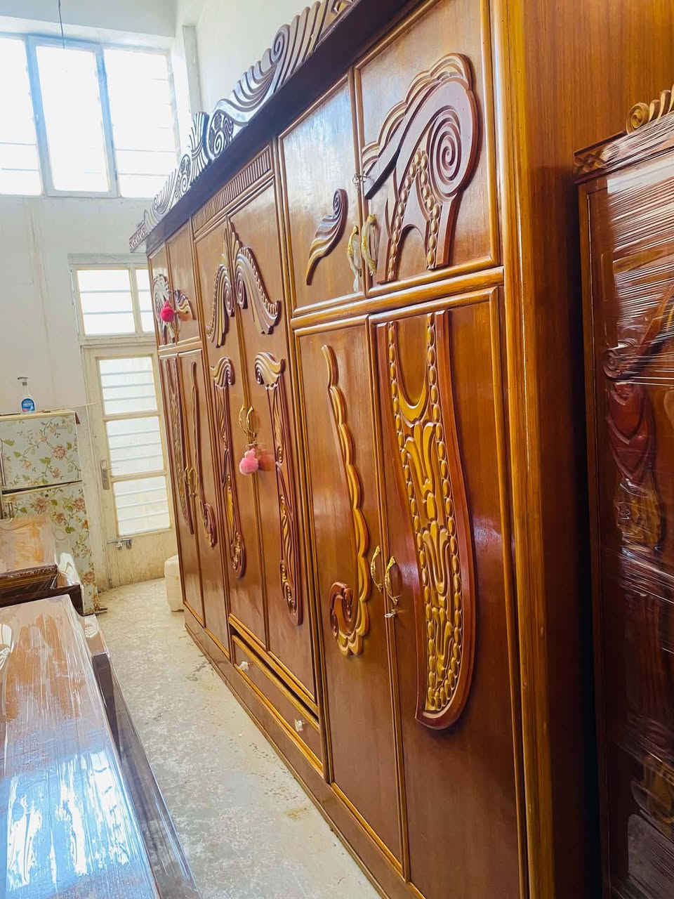 غرفة نوم عراقي مستخدم اخو الجديد وباسعار مناسبة شغل درجة اولى مرتب ضهر جرجوبة السعر 750 الف وبيها مجال للطيبين 
رقم الهاتف ***********
