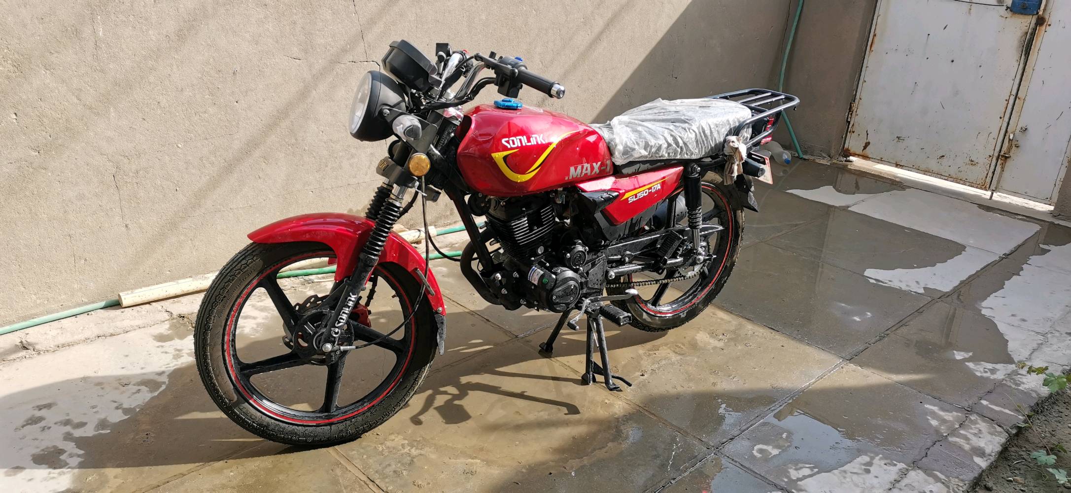 دراجه سونلنك ماكس 2025 محرك 150 cc جديده
 ما صارلي شهر من اشتريته ما بيه ولا عطل
((ما مدفوع كمرك ولتانكي بي اعوجاج من التوصيل)) 
السعر مليون و 150 الف وبيه مجال
