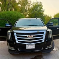 كاديلاك اسكاليد ٢٠١٨ سيارة بأسمي تقرير غرق بدون صبغ بيها فقط باردين جا...