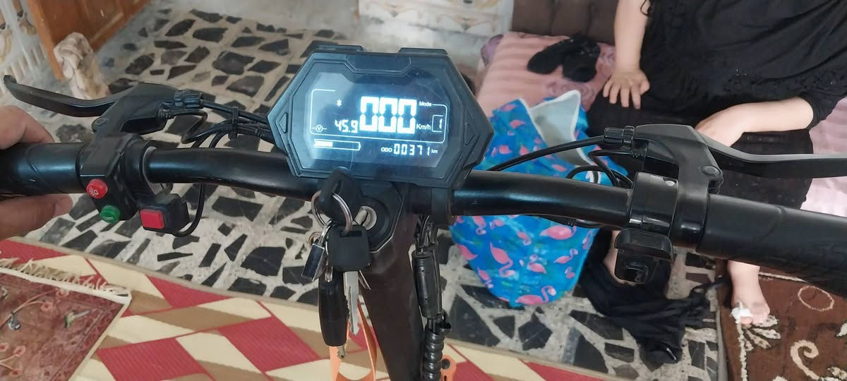سلام عليكم سكوتر شحن للبيع ياباني جديد سعر ٦٠٠ المحموديه حي العسكري للتواصل ***********
