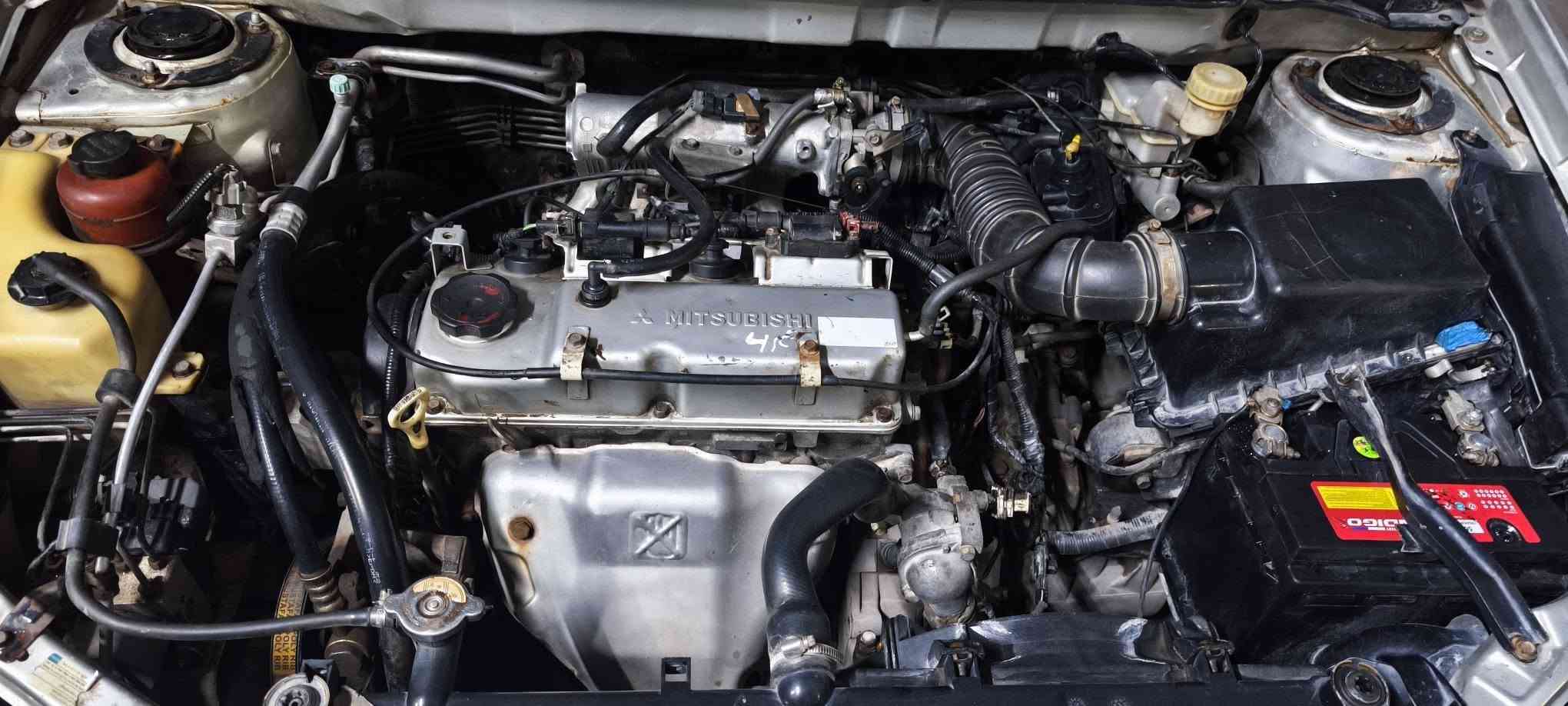 byd f3 2013
مكفوله گير ومحرك 
تخم تايرات 
كهربائيات شغاله
شاشه عرض
طخه بالباب الخلفي ومعمره 
نضيفه رقم بغداد خصوصي
***********

نص مكتوب في الصور:
- n_6rx