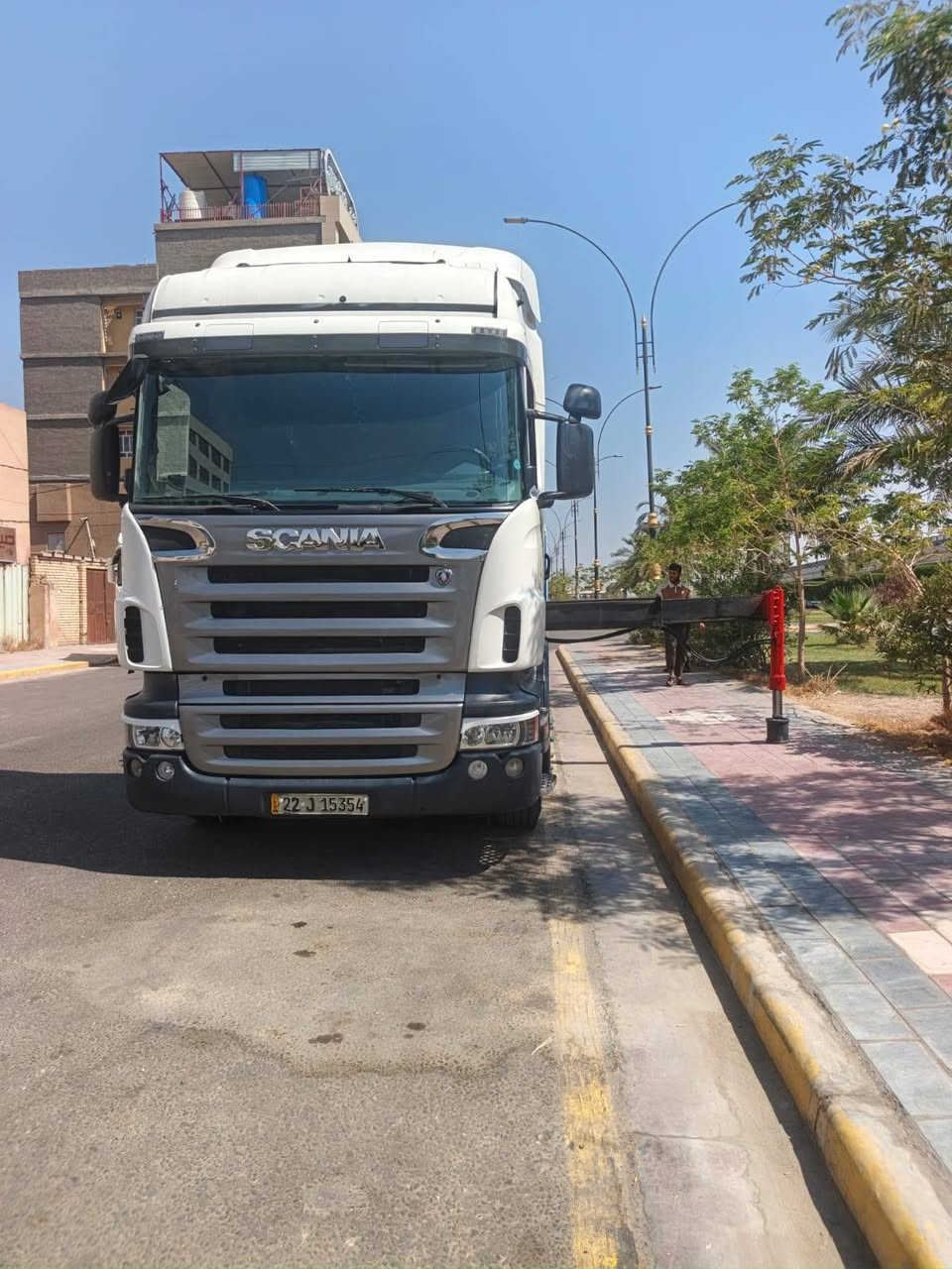 كرين سكانيا للبيع مكينه 420R سته سلندر دبل قماره كرين فاسي تلاثه اسلايت ريمون شغال حجمه 260عشره طن ونص موديل 2009 سياره جاهزه من كلشي للاستفسار اكثر عن السيارة اتصال برقم ***********
