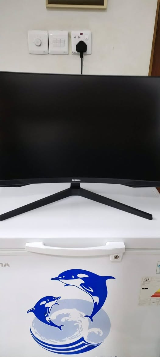 من رخصة ادمن
شباب شاشة Samsung odyssey g5
2k 165hz 27 ing
شاشة نظافة فول مابيهة اي مشكلة 
سعرهة 225 الف مكاني بغداد الدورة 
تواصل واتس اب ***********
