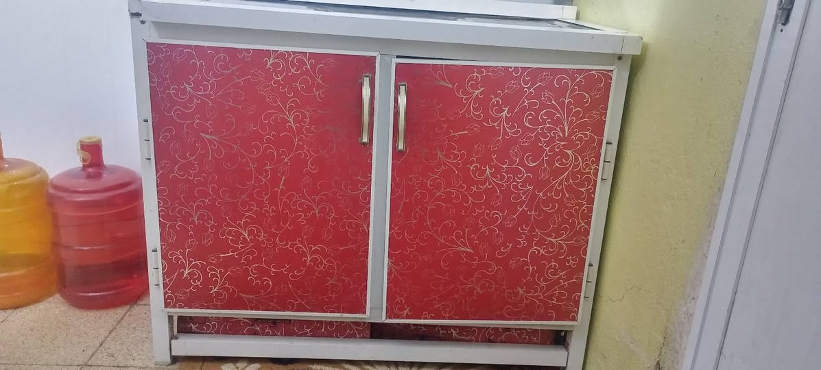 سلام عليكم ثلاجه ب ١٧٥ سنك ٥٠ وبيهن مجال بصيط باقي تفاصيل ب فيديو مكاني بغداد مدينة الصدر الرقم ***********
